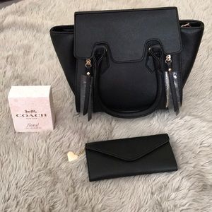 LAST 1‼️NEW TRAPEZE BLACK LEATHER HAND/SHOULDERBAG